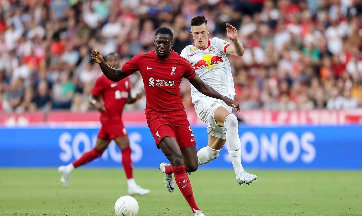 拜仁慕尼黑迎社区盾关键赛，今夜刷新队史纪录，话题不断，更衣室氛围转暖的简单介绍