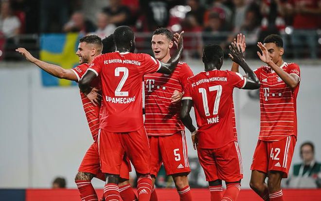 拜仁慕尼黑迎社区盾关键赛，今夜刷新队史纪录，话题不断，更衣室氛围转暖的简单介绍